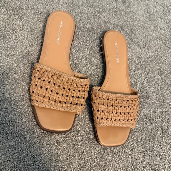 MARC FISHER Slides, Size 6.5, Woven, Spike Details - Picture 6 of 6